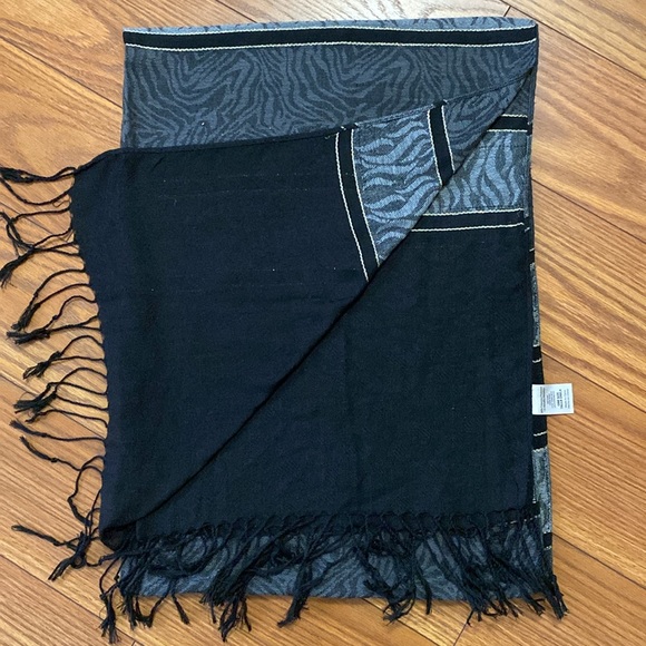 Vintage metallic gold thread black grey wrap shawl scarf with tassel striped - Picture 13 of 13